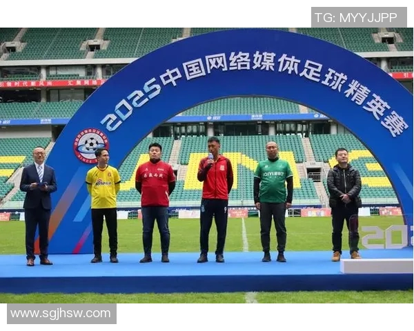 鞍山男足球星闪耀赛场展现拼搏精神引领球队不断前行 鞍山男足球星闪耀赛场展现拼搏精神引领球队不断前行