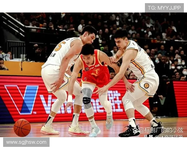 北京篮球队战术变革引发热议新策略助力球队重回巅峰之路 北京篮球队战术变革引发热议新策略助力球队重回巅峰之路